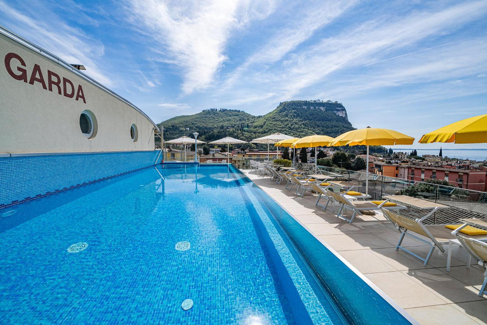 Sky Pool Hotel Sole Garda Garda  Esterno foto